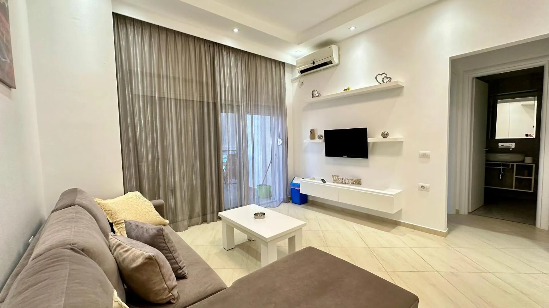Aqua Apartments Seaview Sarande Albania