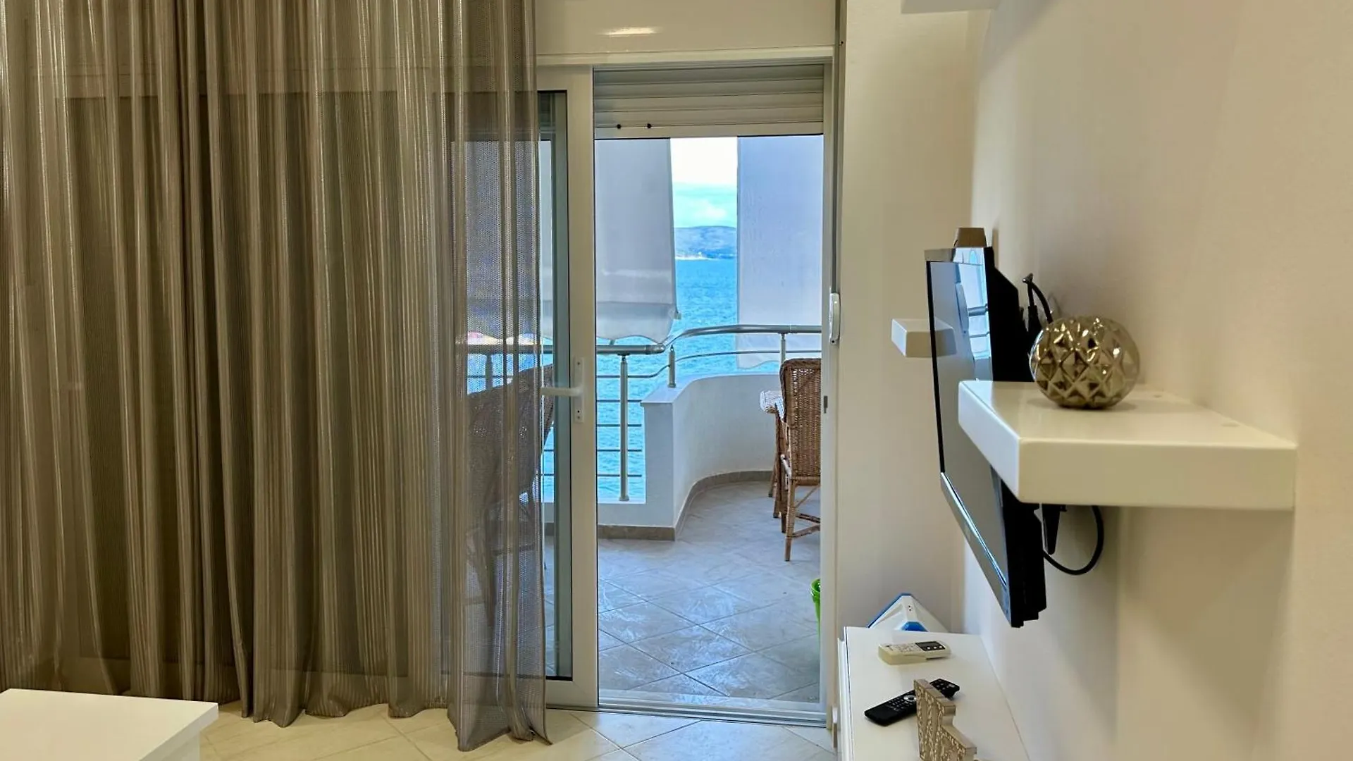 Aqua Apartments Seaview Sarande